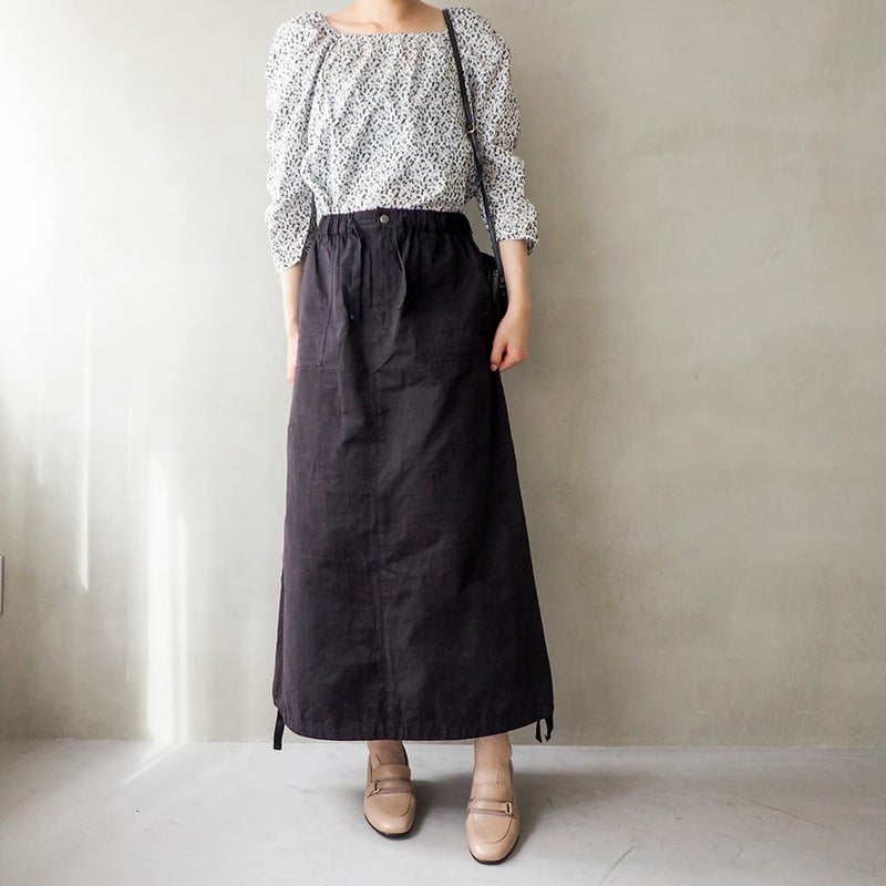 ライトグレージュ