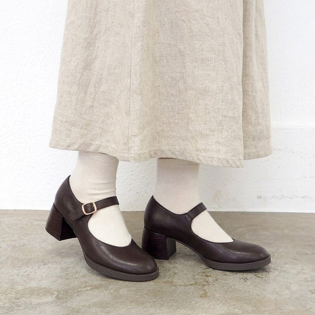 ダークブラウン