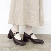 ダークブラウン