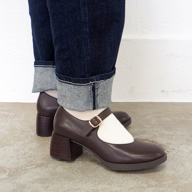 ダークブラウン