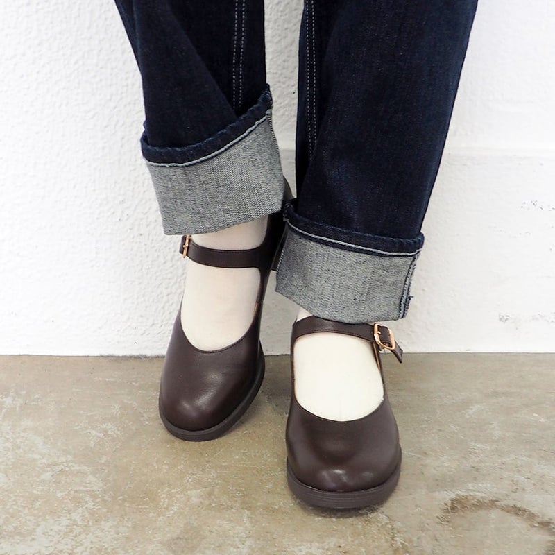 ダークブラウン