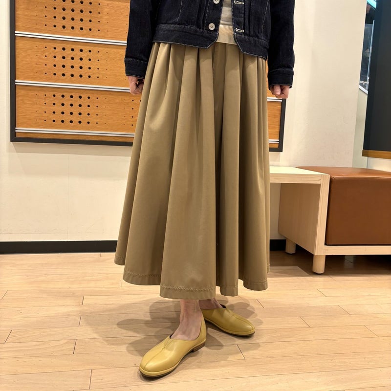 スタッフ着用：マスタード