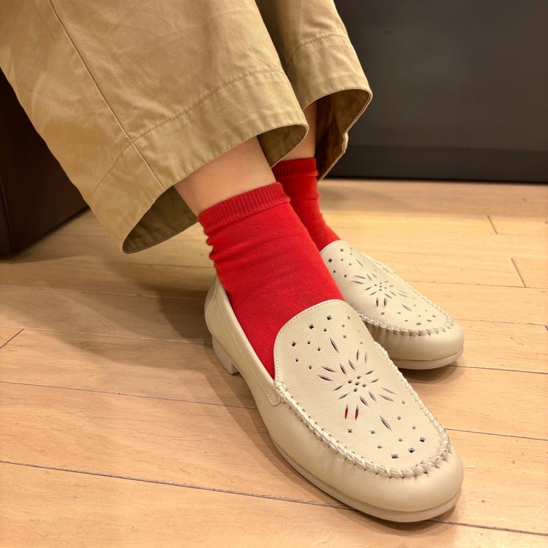 スタッフ着用：アイボリー