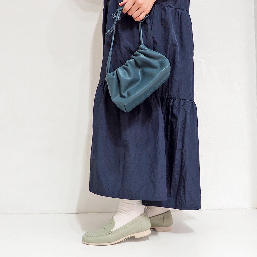 スタッフ着用：ライトグリーン