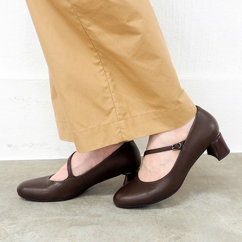 ダークブラウン