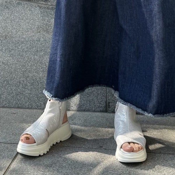 スタッフ着用：シルバー