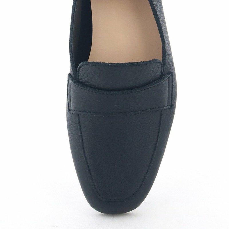 甲を深めに覆うのでホールド感◎