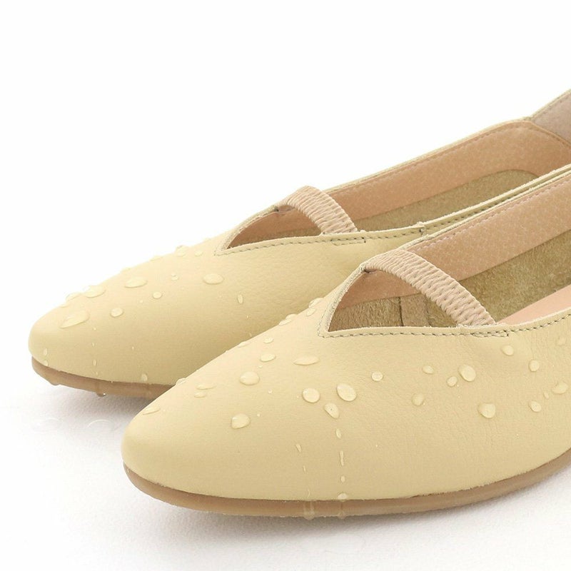 防水レザーで急な雨も安心です