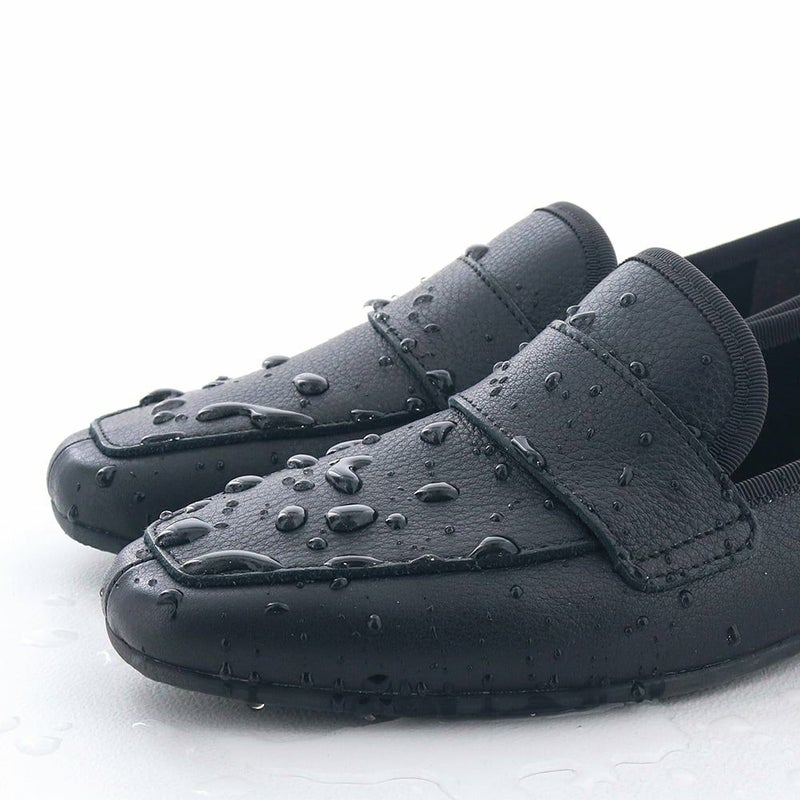 防水レザーで急な雨も安心。天候を気にせず履けるのが嬉しい