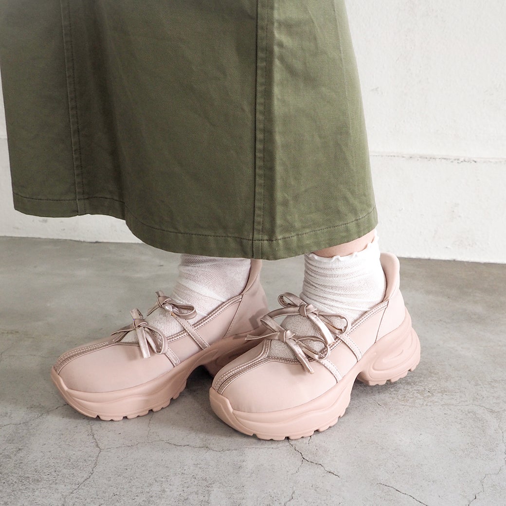 ピンク