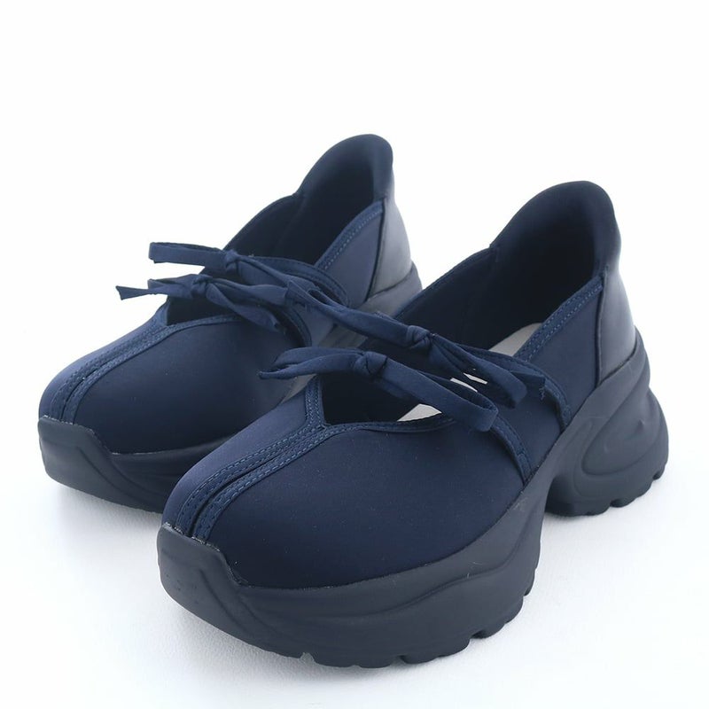 上品なカラーでほんのり大人な顔つきに