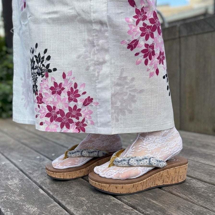 スタッフ着用：グレー
