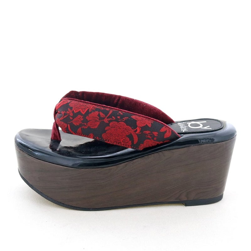 byあしながおじさんで人気の夏の定番サンダルが登場