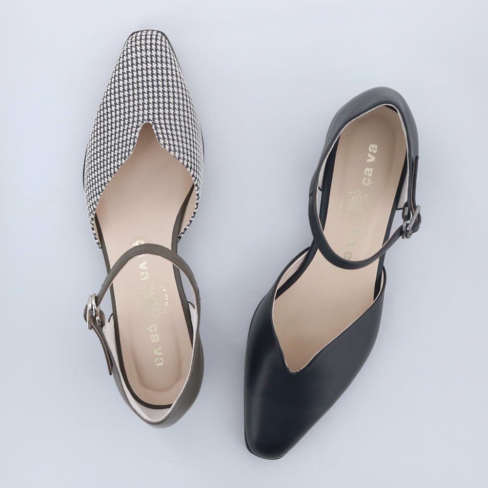 ポインテッドセパレートパンプス
