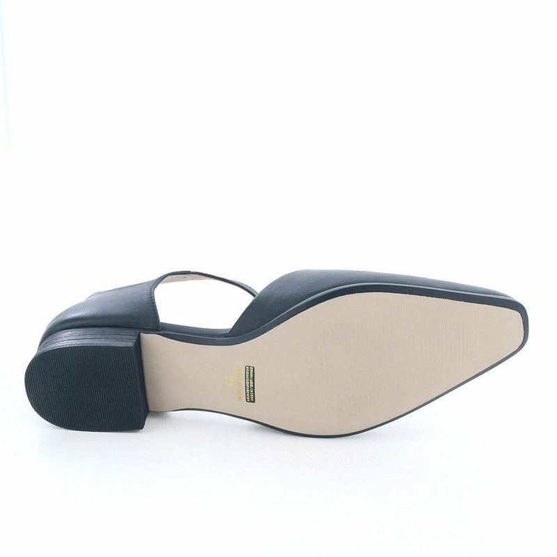 足に負担の少ない自然な傾斜でデイリーユースにぴったりです