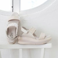 オフホワイト　※ソールのカラーは商品写真をご参照ください