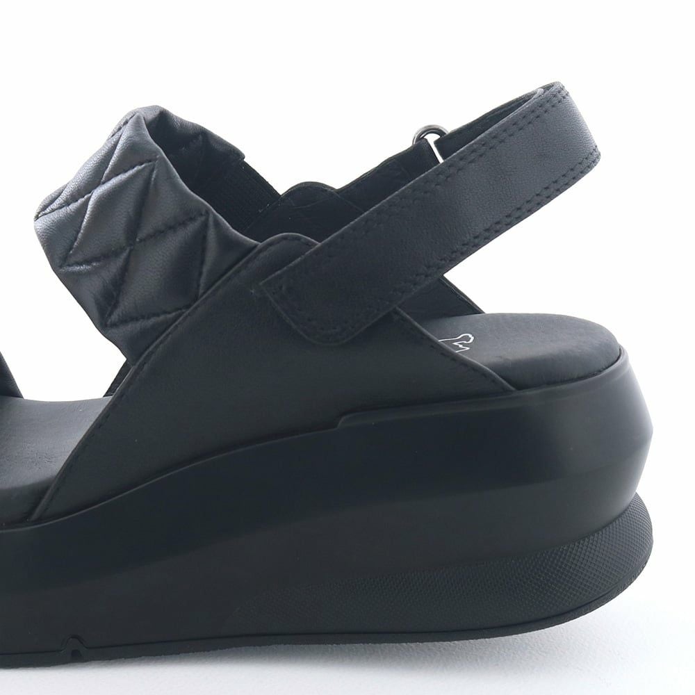 ヒールの高さ：約6.0cm