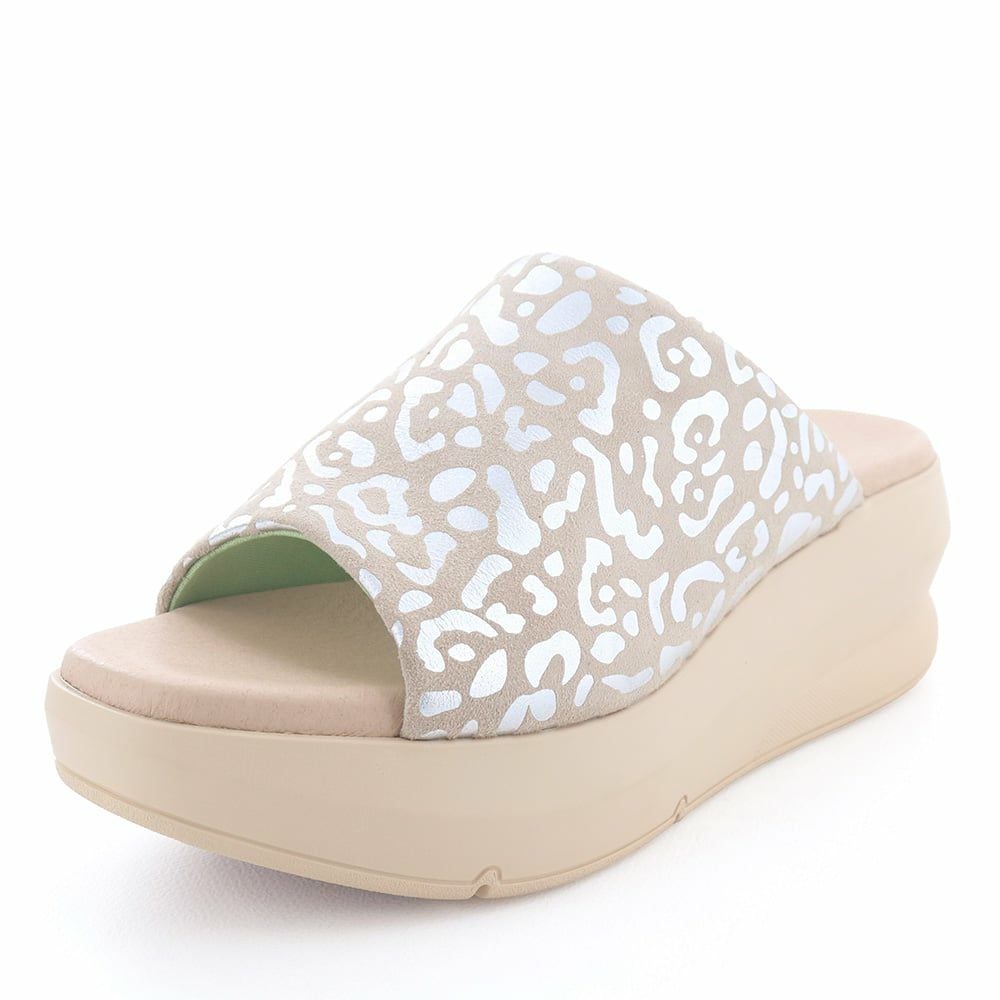 ベージュコンビ