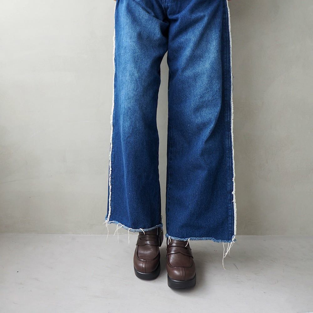 ダークブラウン