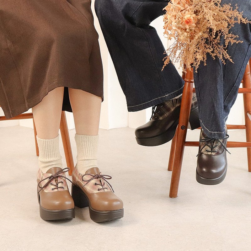厚底レースアップパンプス