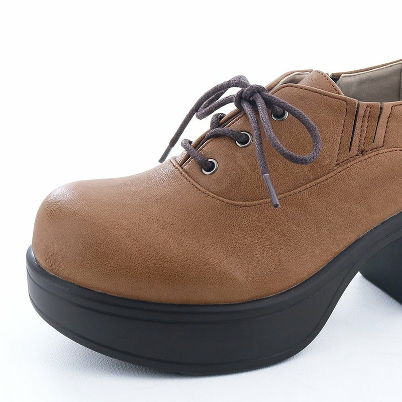 つんと上向きのおでこトゥが唯一無二の可愛さ