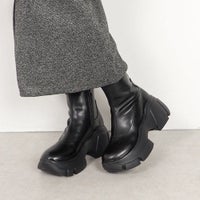 ブラック
