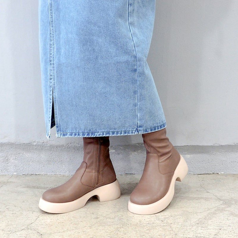 ダークベージュ