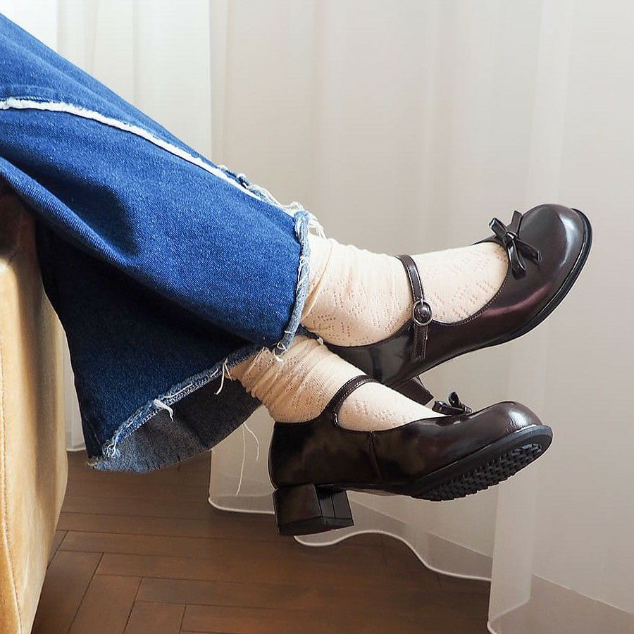 ダークブラウン