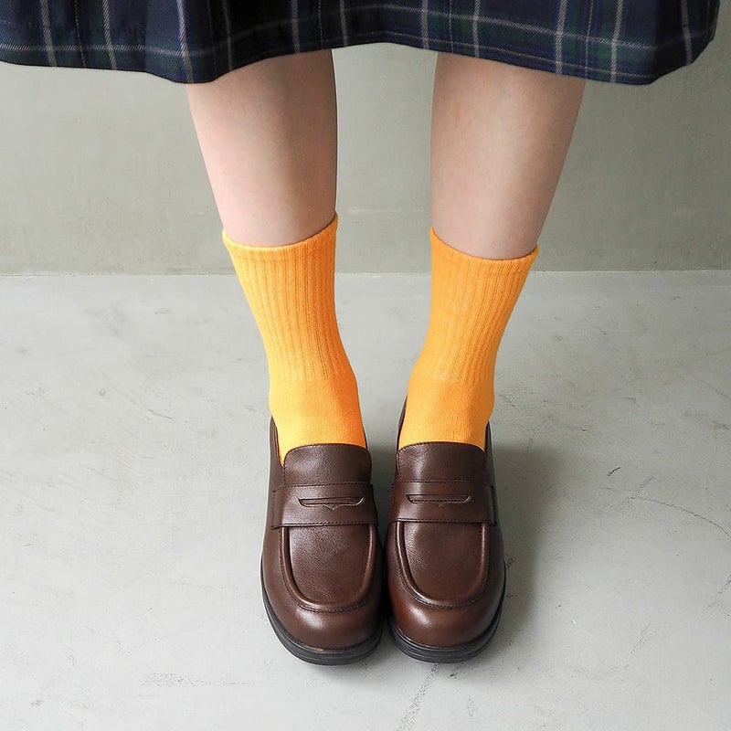 ダークブラウン