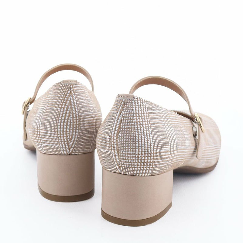 「毎日履きたい」をコンセプトにデザインしました