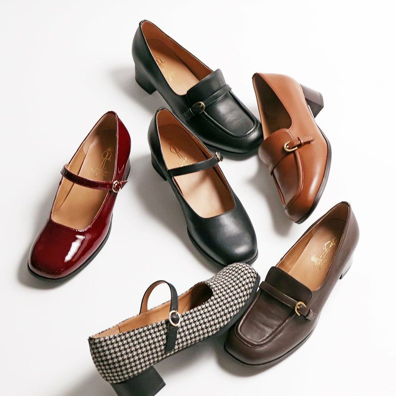 あしながおじさんの毎日履きたいパンプス。ストラップデザインもあります