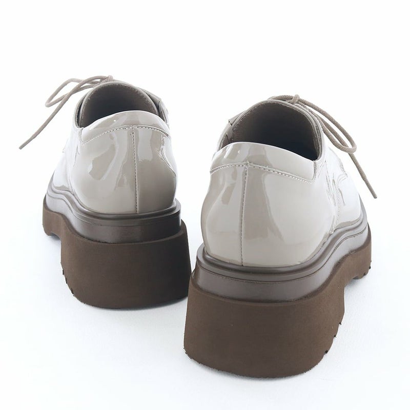 軽量ソールによる快適な履き心地も魅力です