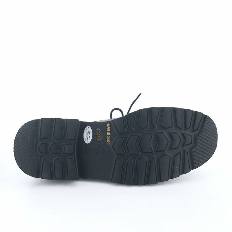 ソール全体に厚みがあり傾斜をほとんど感じません