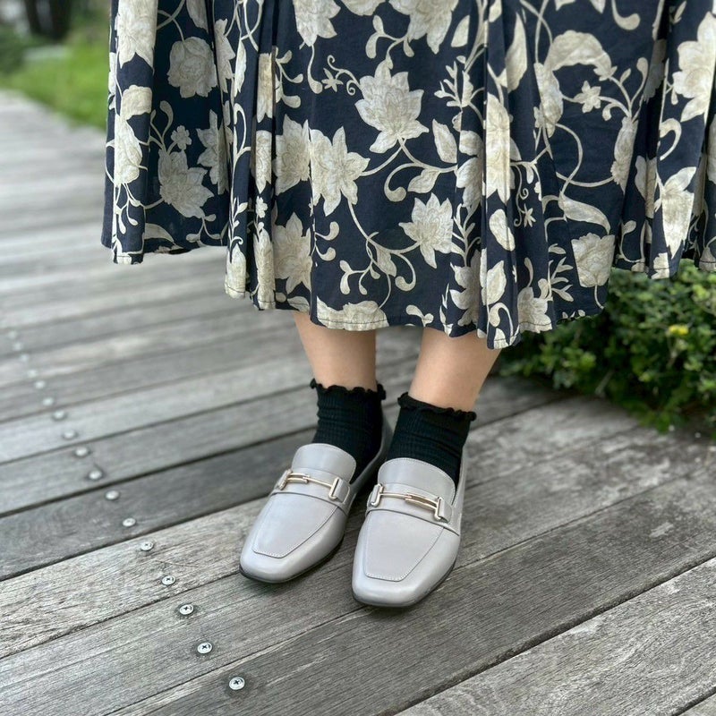 スタッフ着用：ライトグレー