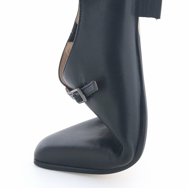 ソールの返りがよいのもポイント。靴が足についてくるので歩行がしやすくなっています