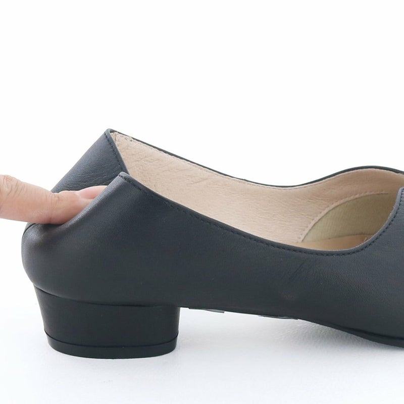 カウンターもソフトなものを使用。かかとも痛くなりにくい