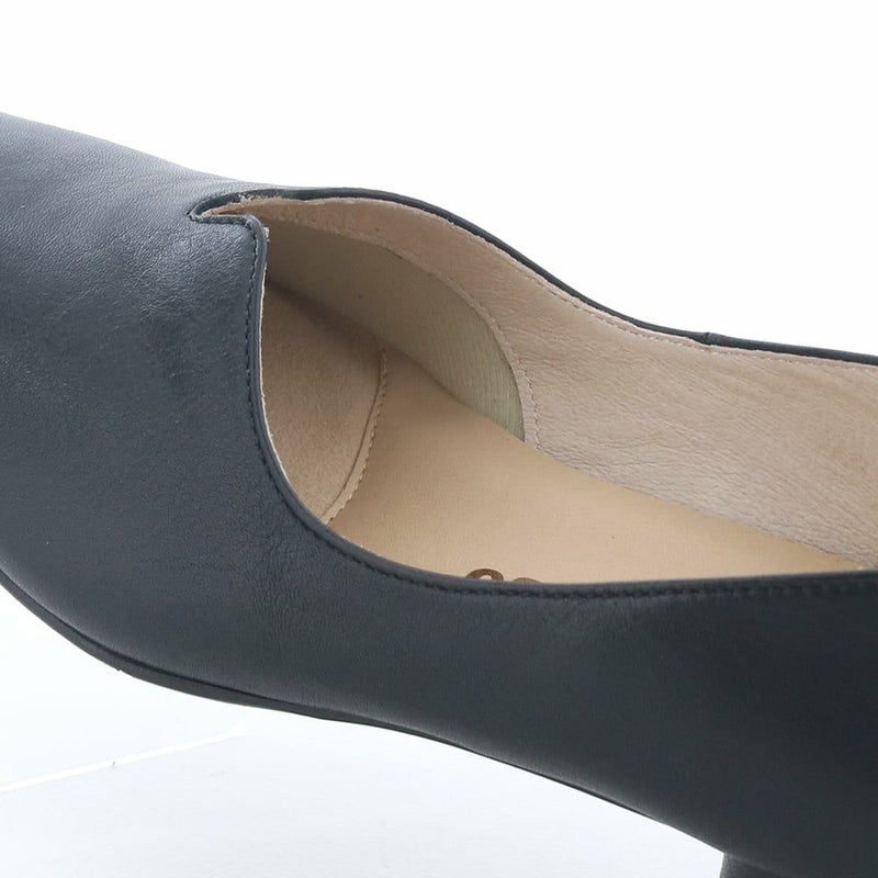 つま先やインソールは抗菌防臭機能付きです