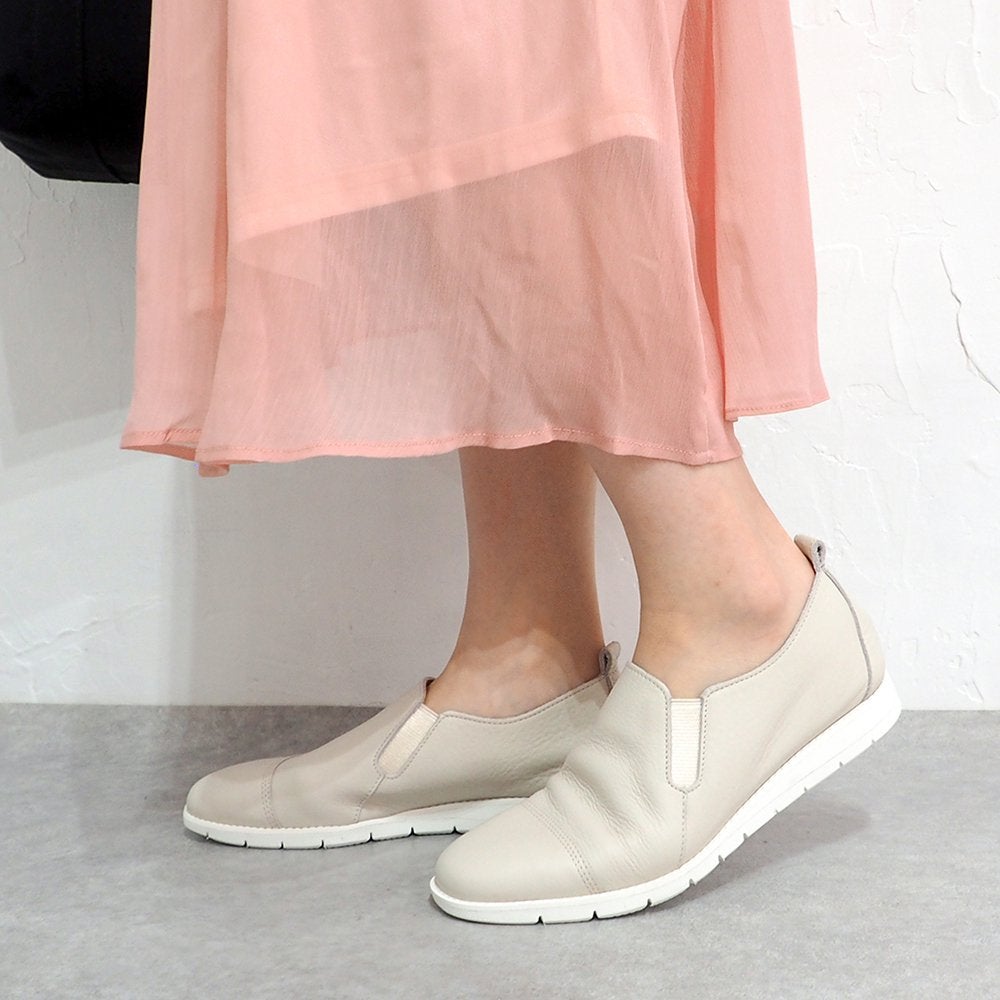 オフホワイトもあります