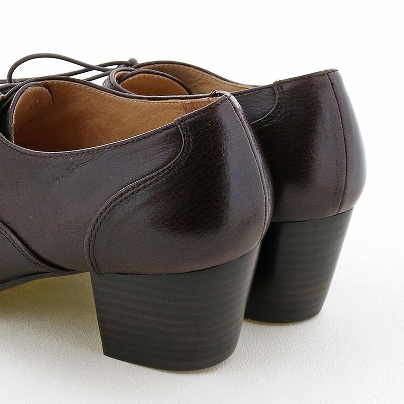 太めヒールで安定感があり歩きやすい