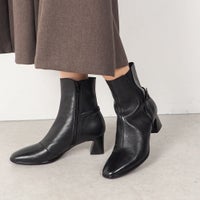 ブラック