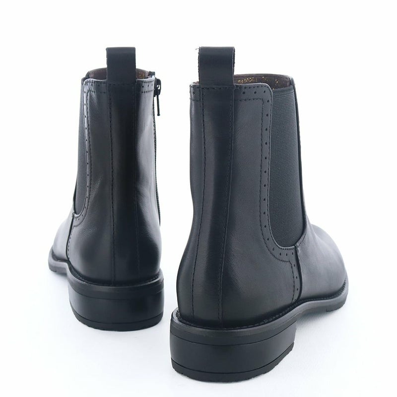 きちんと感ある佇まいはそのまま。オンオフ問わず幅広く活躍します