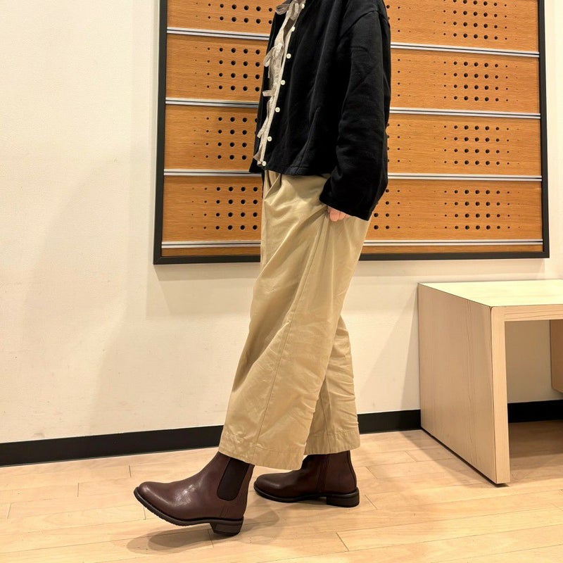 スタッフ着用:：ブラウン