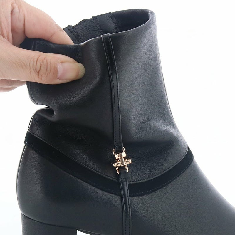 ソフトレザーでやわらかな履き心地も魅力です