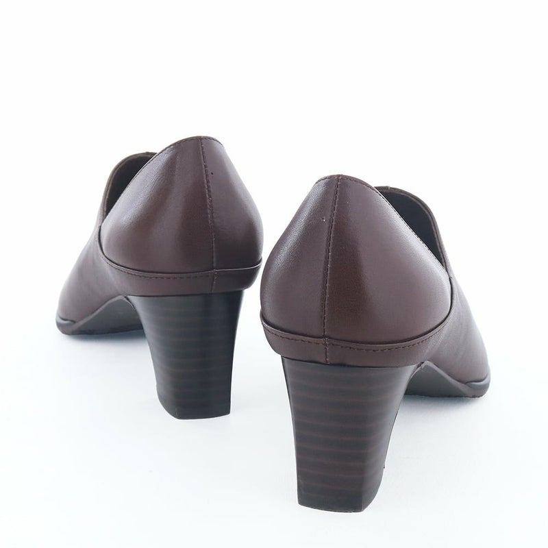 スタイルアップしつつ歩きやすさも兼ね備えた大人のデイリーシューズです