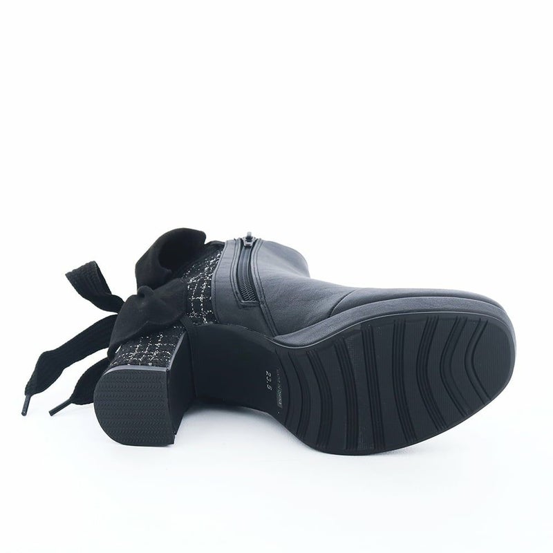 前底の厚みで傾斜差は5.5cmほど。見た目よりも歩きやすい