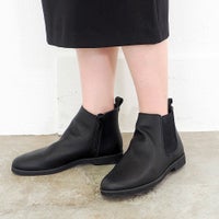 ブラック