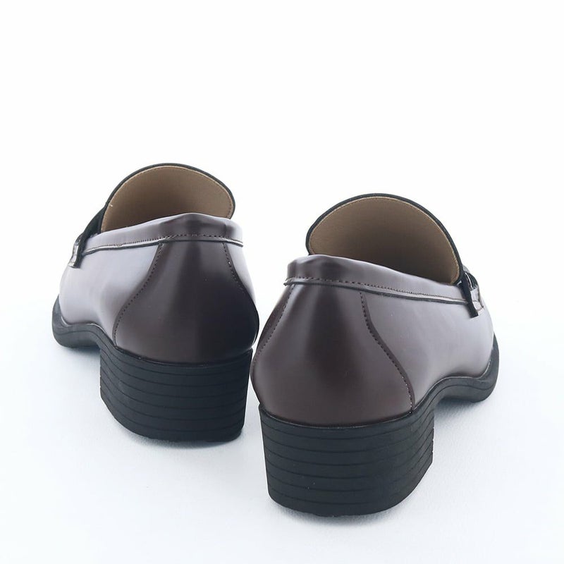 天候を気にせず履けるオールウェザー対応も嬉しいポイント