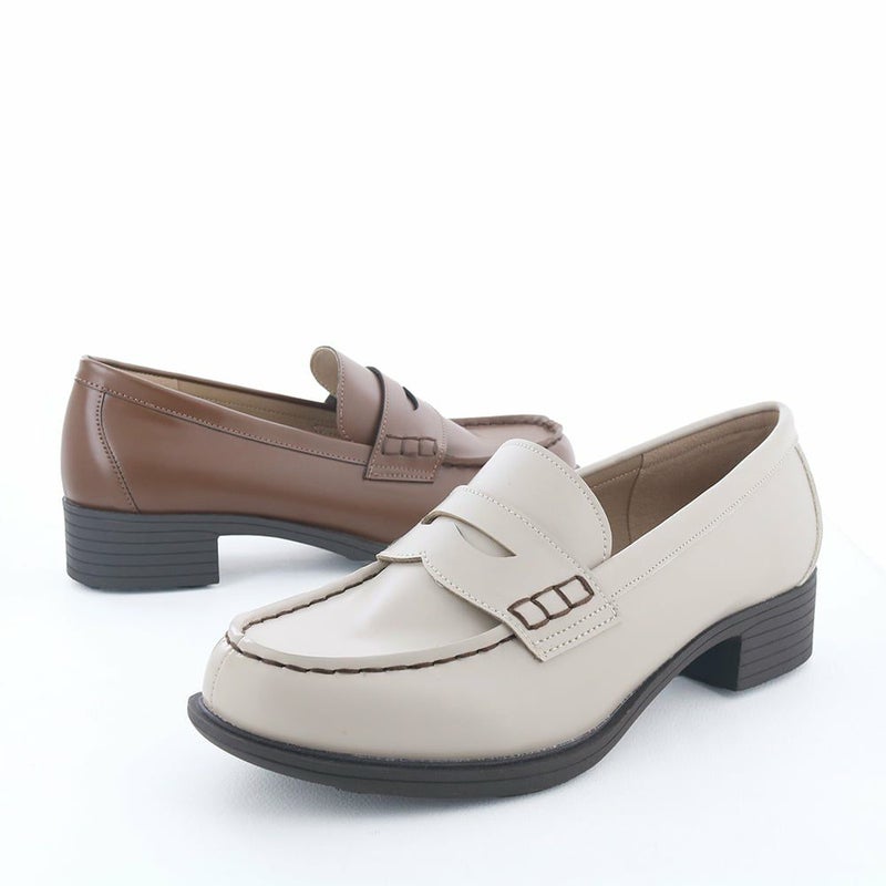 2足目のローファーをお探しなら明るめカラーにチャレンジしてみて