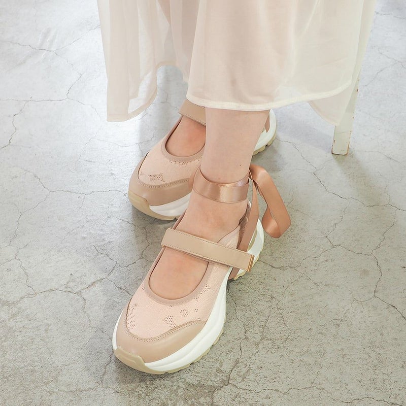 ピンクベージュ