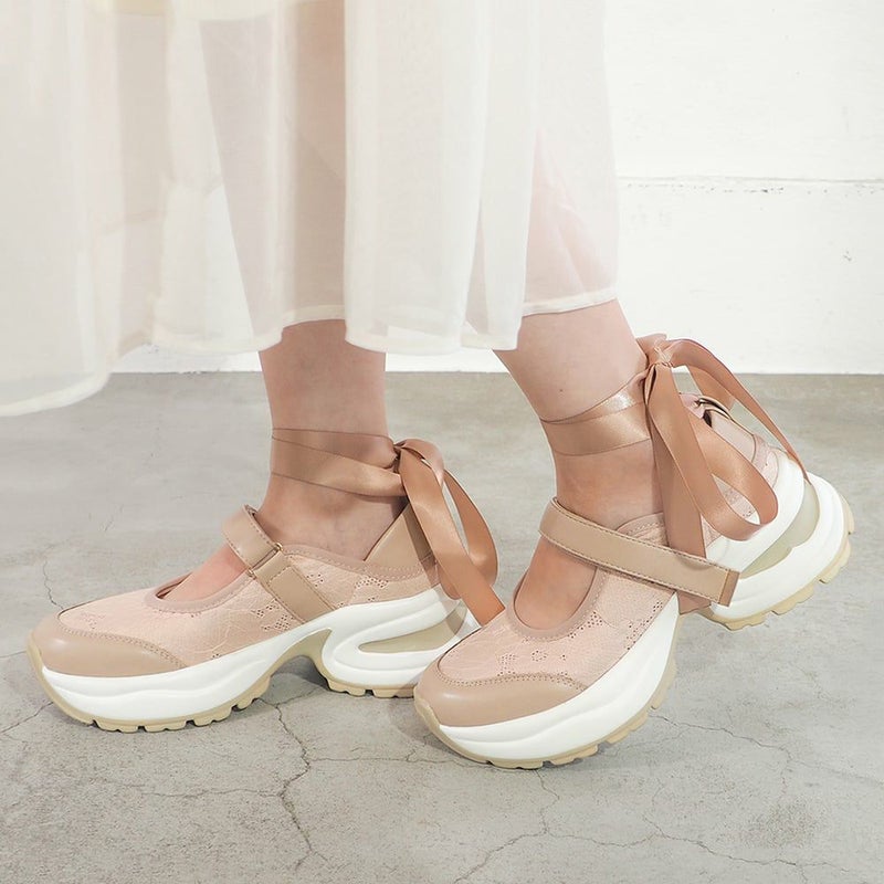 ピンクベージュ